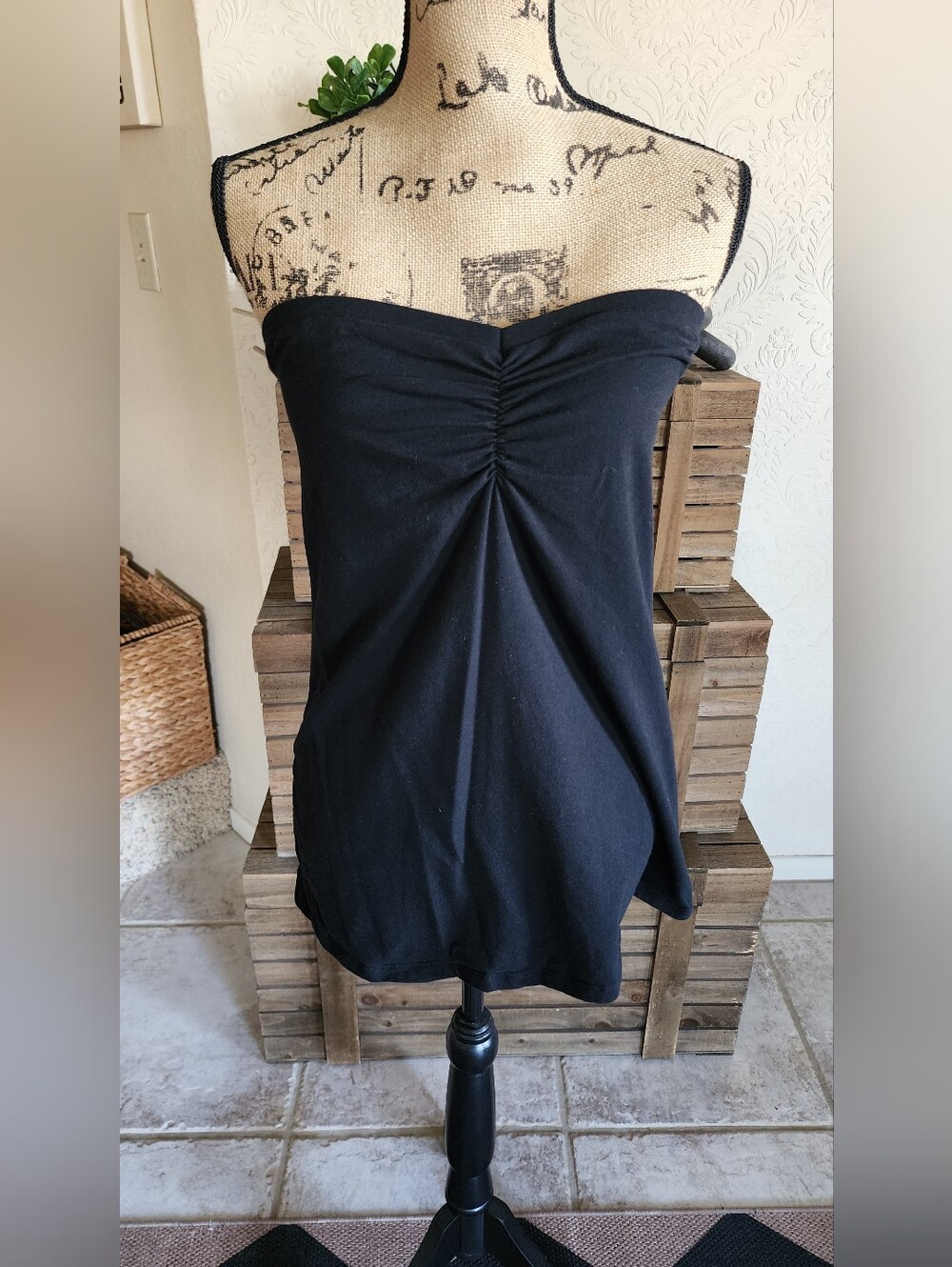 Torrid Strapless Black Ruched Front Top